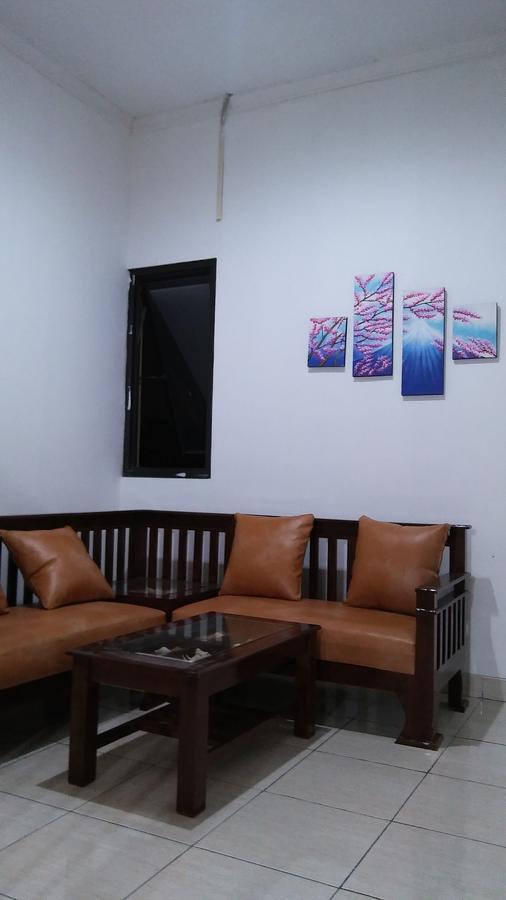 DeKost Grogol Hotel Jakarta Bagian luar foto