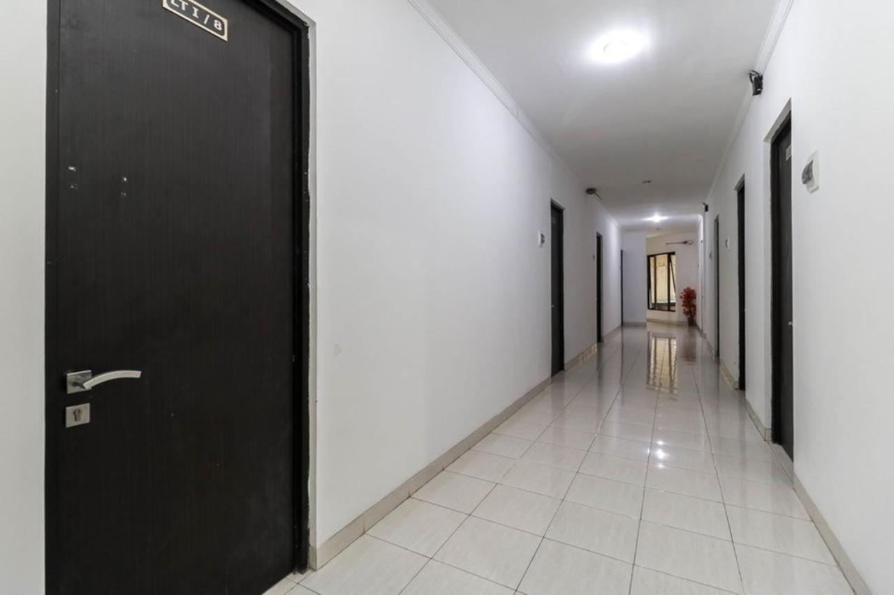 DeKost Grogol Hotel Jakarta Bagian luar foto